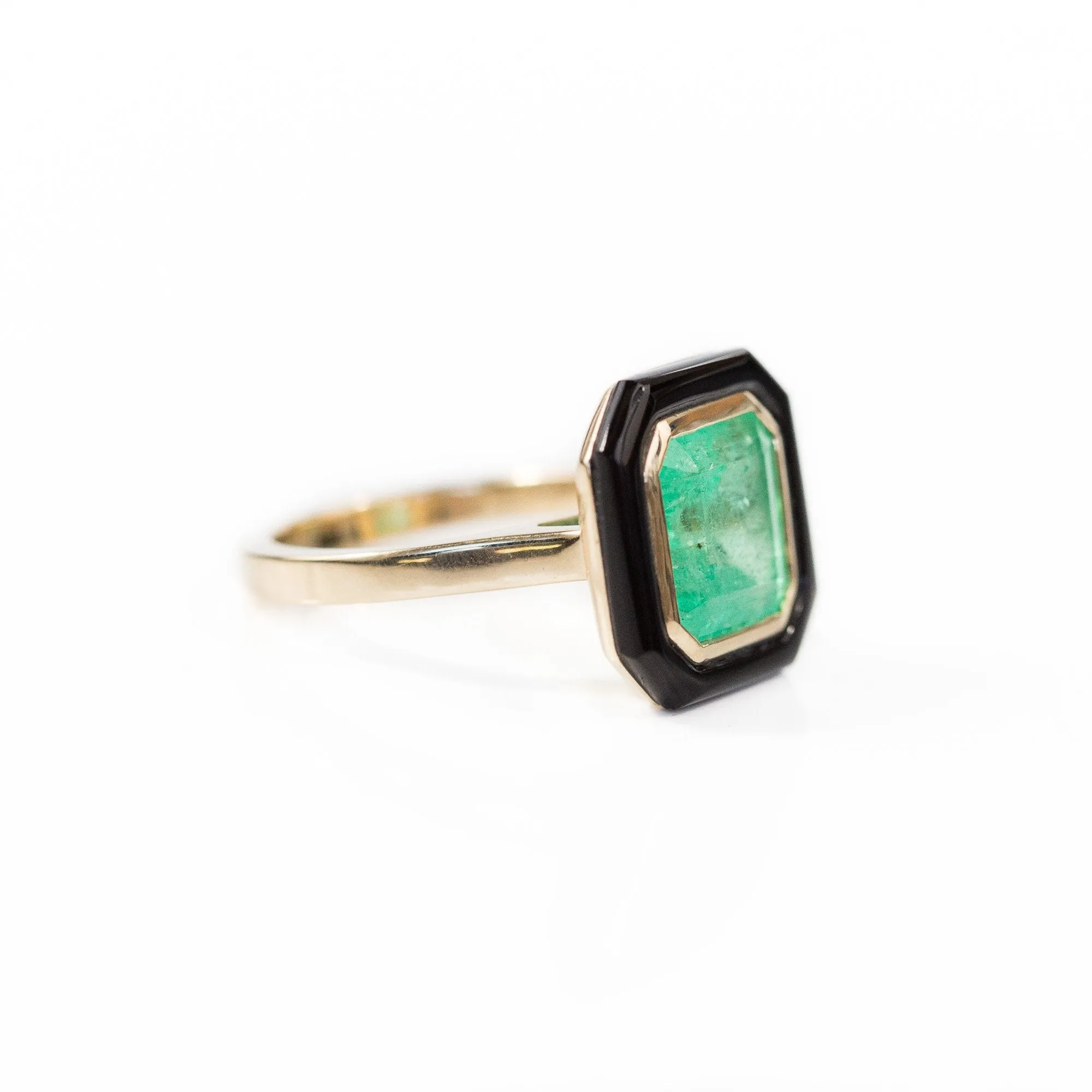 4.95ct Colombian Emerald, Black Onyx and 14k Yellow Gold Bezel Set Ring