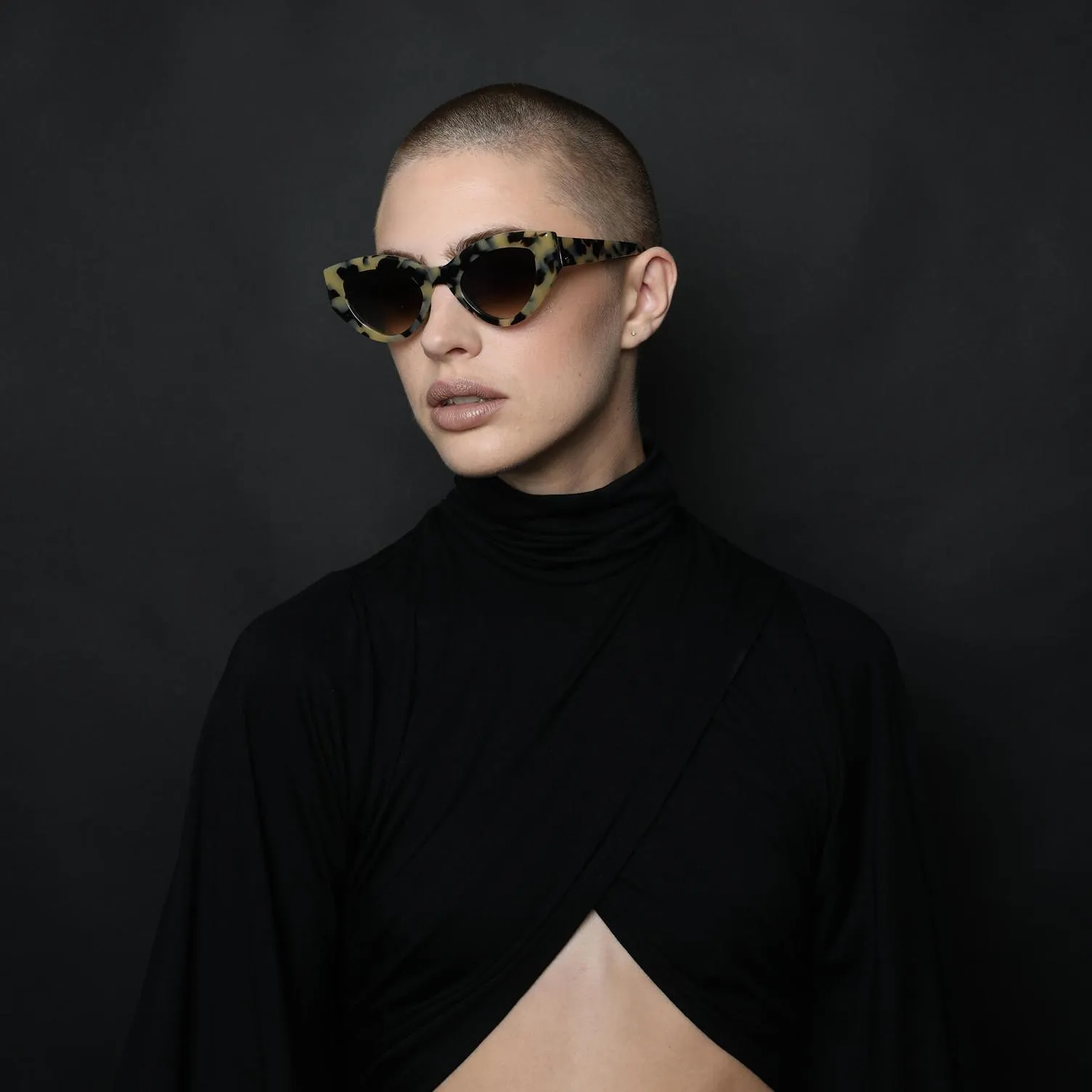 Bones | Sunglasses - Fawn Tort w. Gold Metal Trim / Black Gradient Lens | Sunglasses