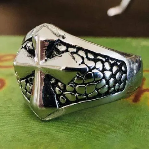 Cross Ring W/ Dragon's Armor - R25