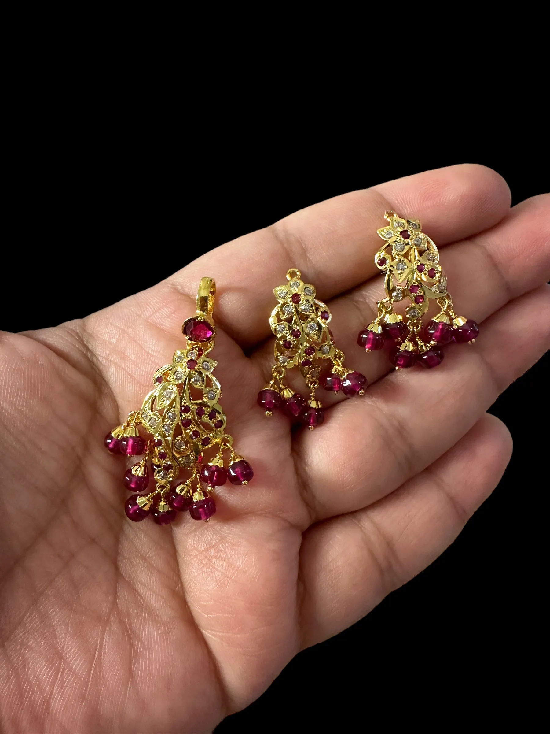 Gold plated jadau silver pendant set in rubies  ( READY TO SHIP )