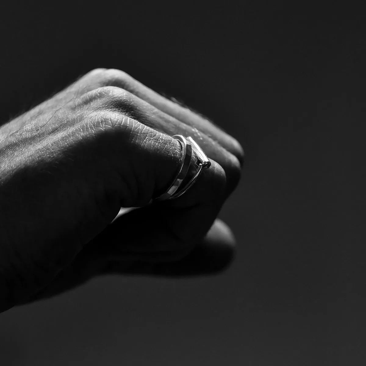 Loop Chunky Hammered Ring Silver