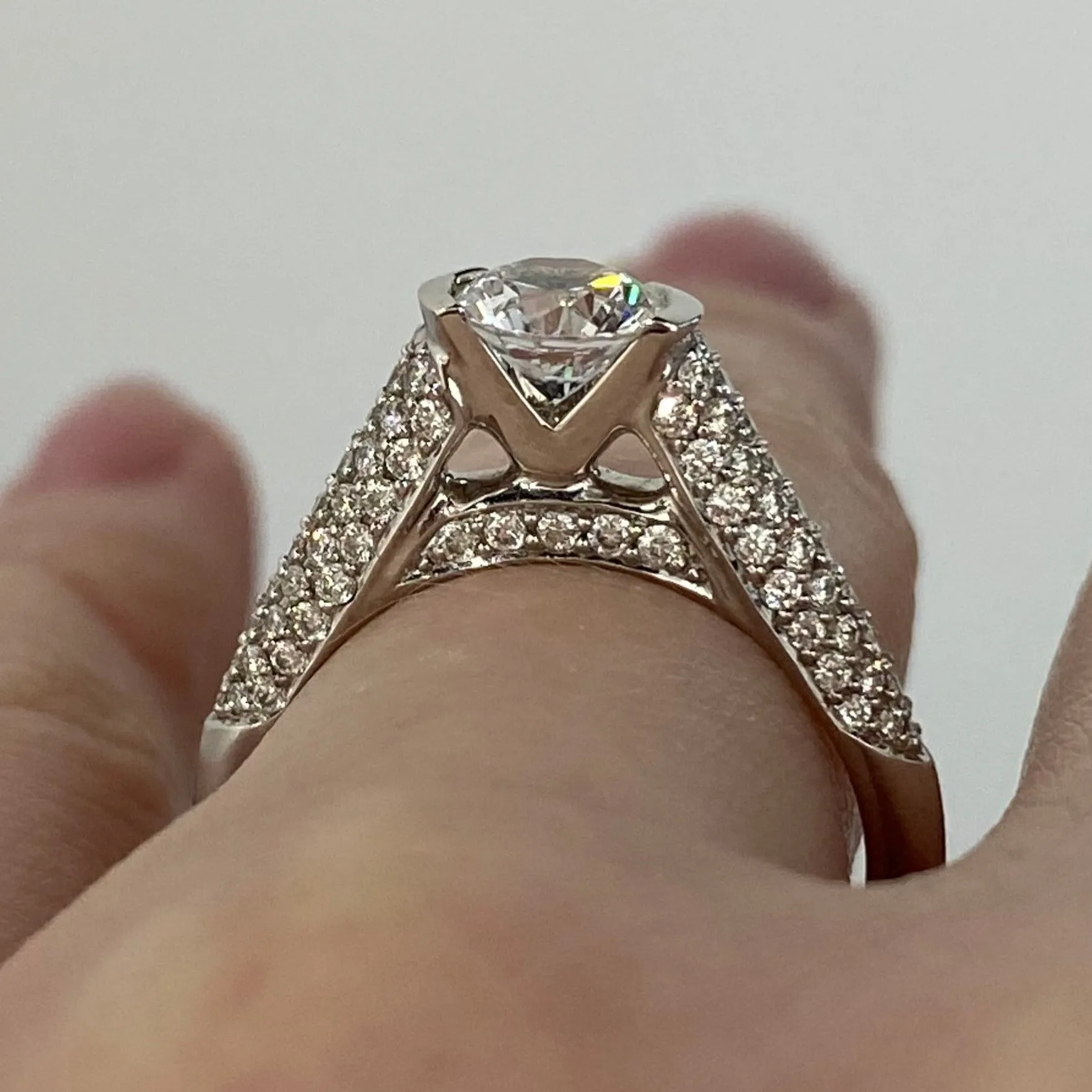 Roset 18K Gold Engagement Ring