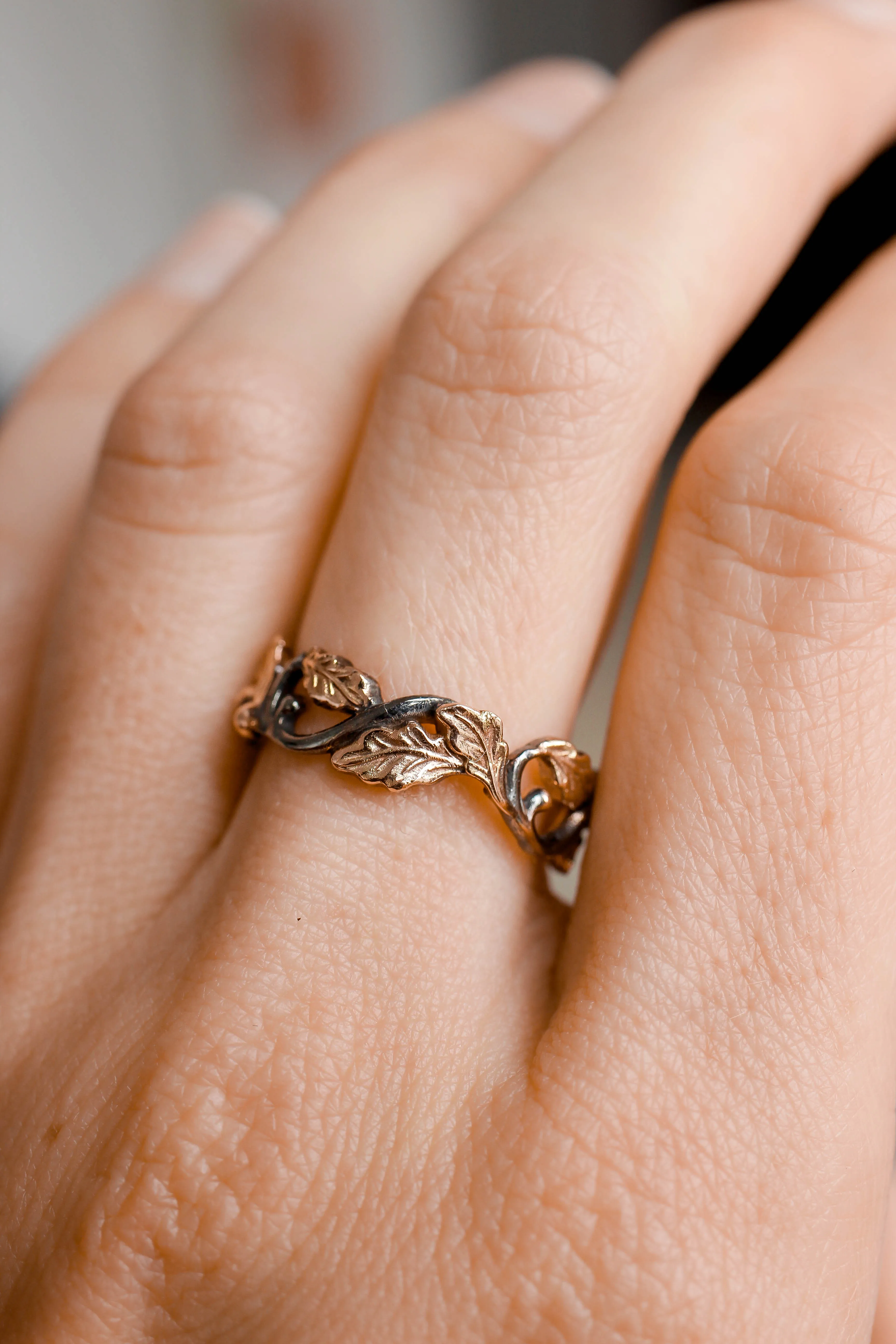 Wedding bands set, oak leaves rings, black and gold