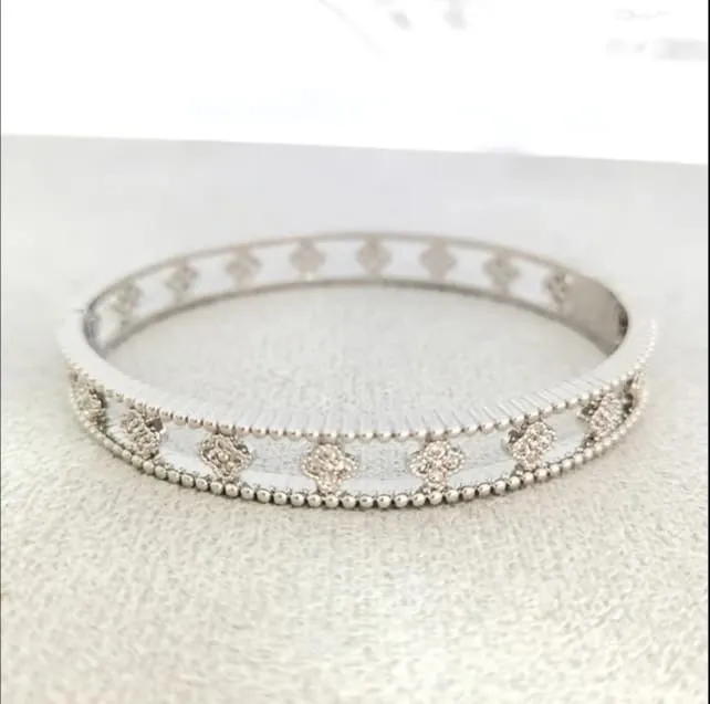 Women's high-grade temperament Bracelet 3A zircon star luxury fashion jewelry